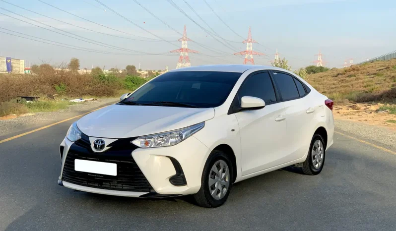 
								Toyota Yaris E full									